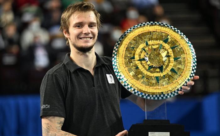 防线上封锁 防线上封锁